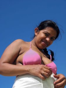 Indian Bhabhi Nude Photo In Pink Bikini