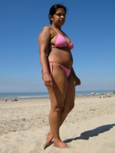 Indian Bhabhi Nude Photo In Pink Bikini